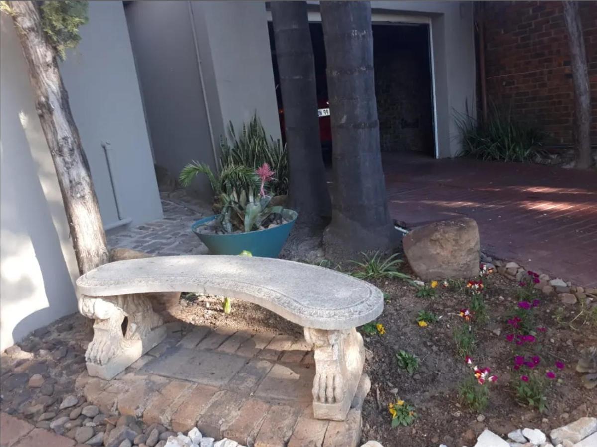 Pta East Guest House Pretoria-Noord Εξωτερικό φωτογραφία